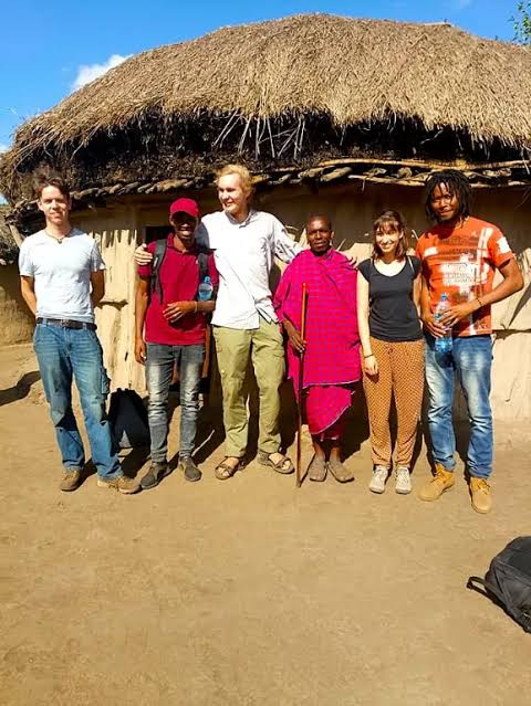 Community development volunteering in Tanzania